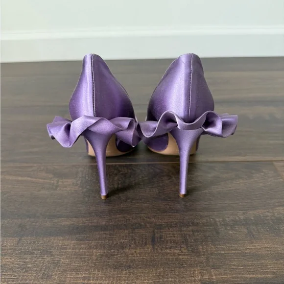 Andrea Wazen Rouches 105MM Satin Pumps